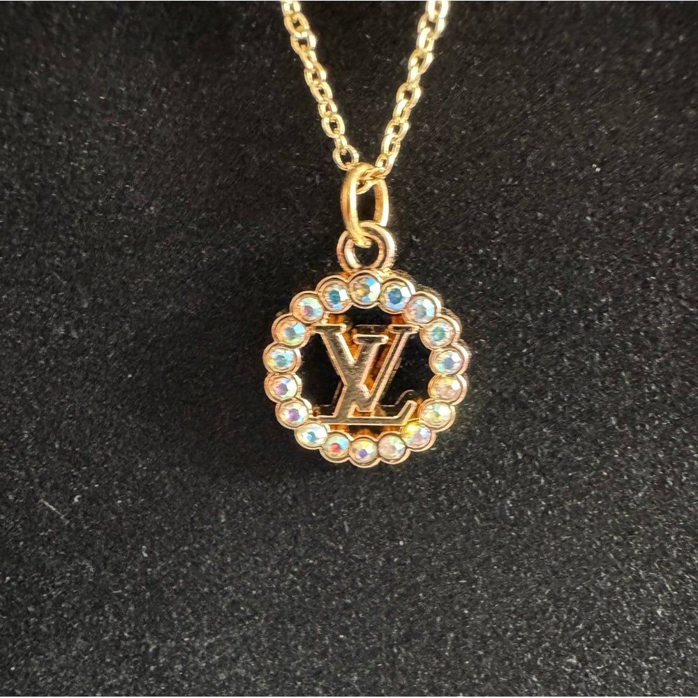 IRIDESCENT LOUIS VUITTON NECKLACE - Picture 4 of 5